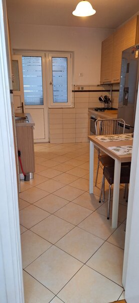 Stefan cel Mare, 2 minute metrou,
